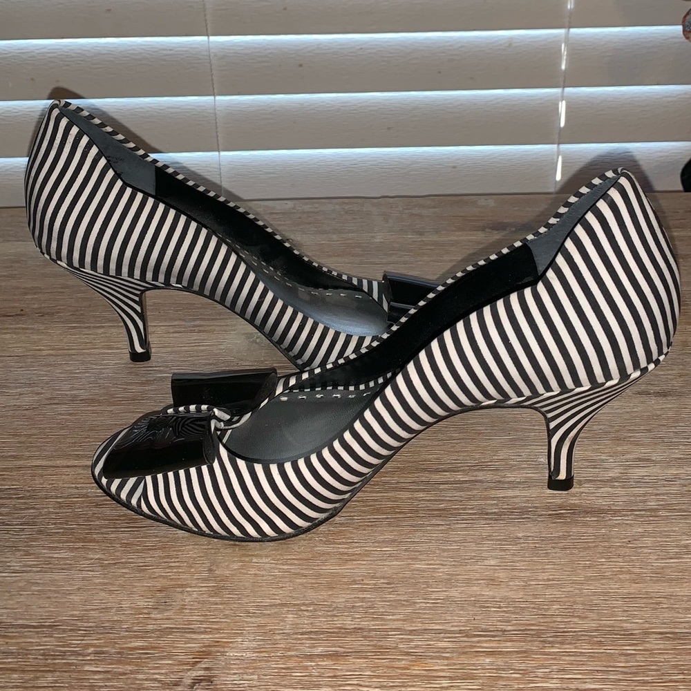 🖤 Cute Heels w/ Bow